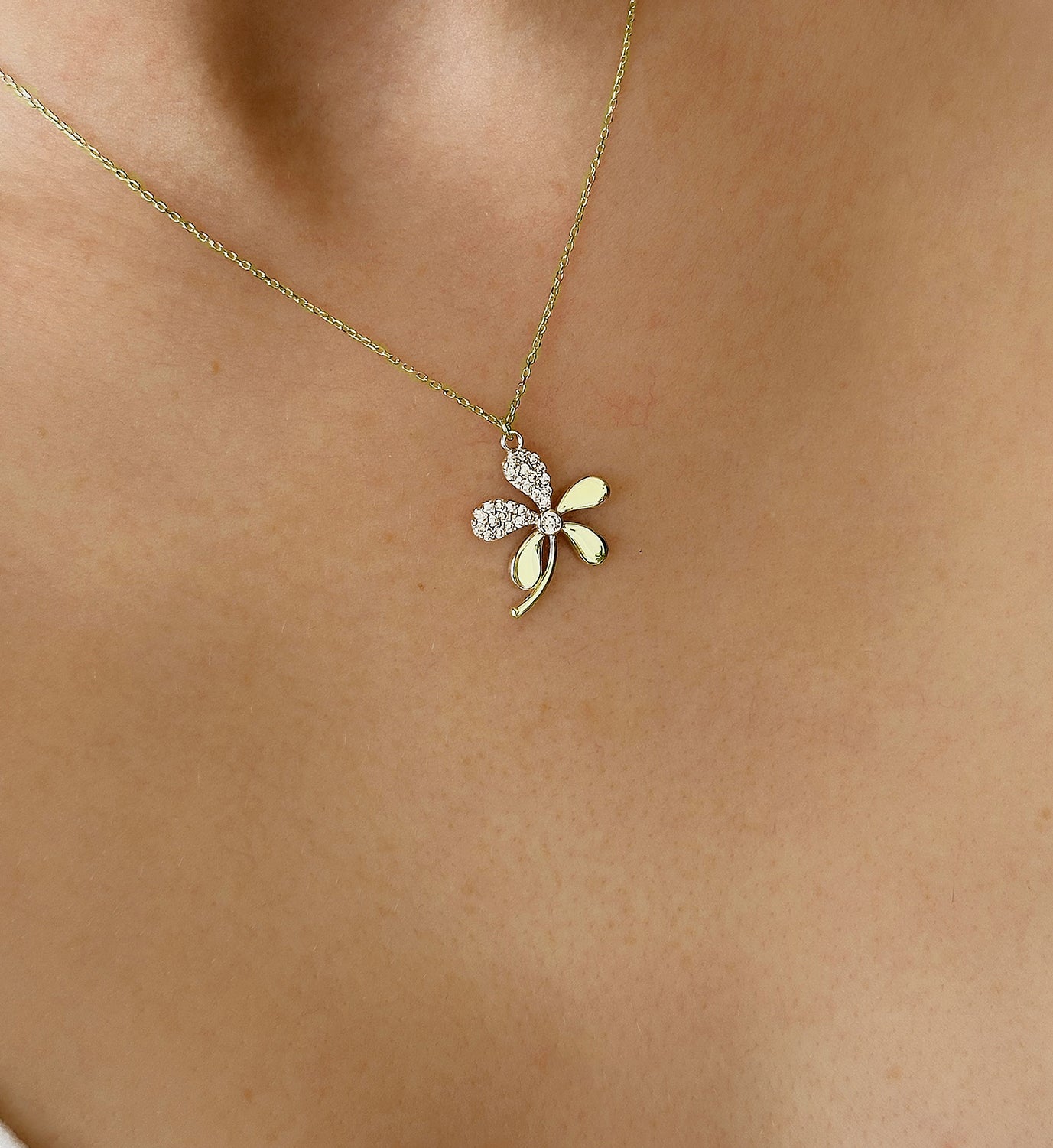 14K Real Solid Gold Daisy Pendant Necklace for Women