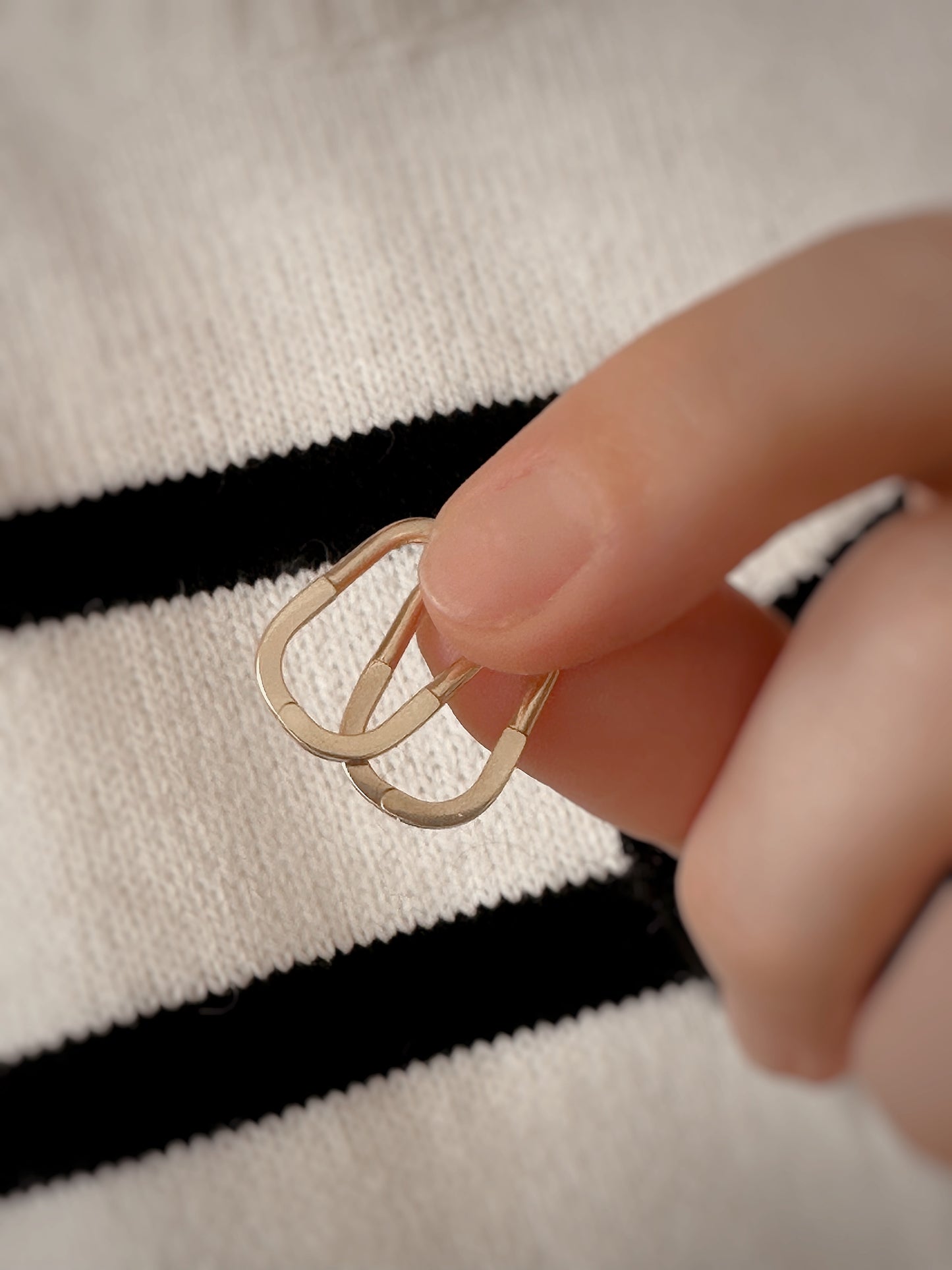 14K Solid Gold Interlocking Design Hoop Earrings