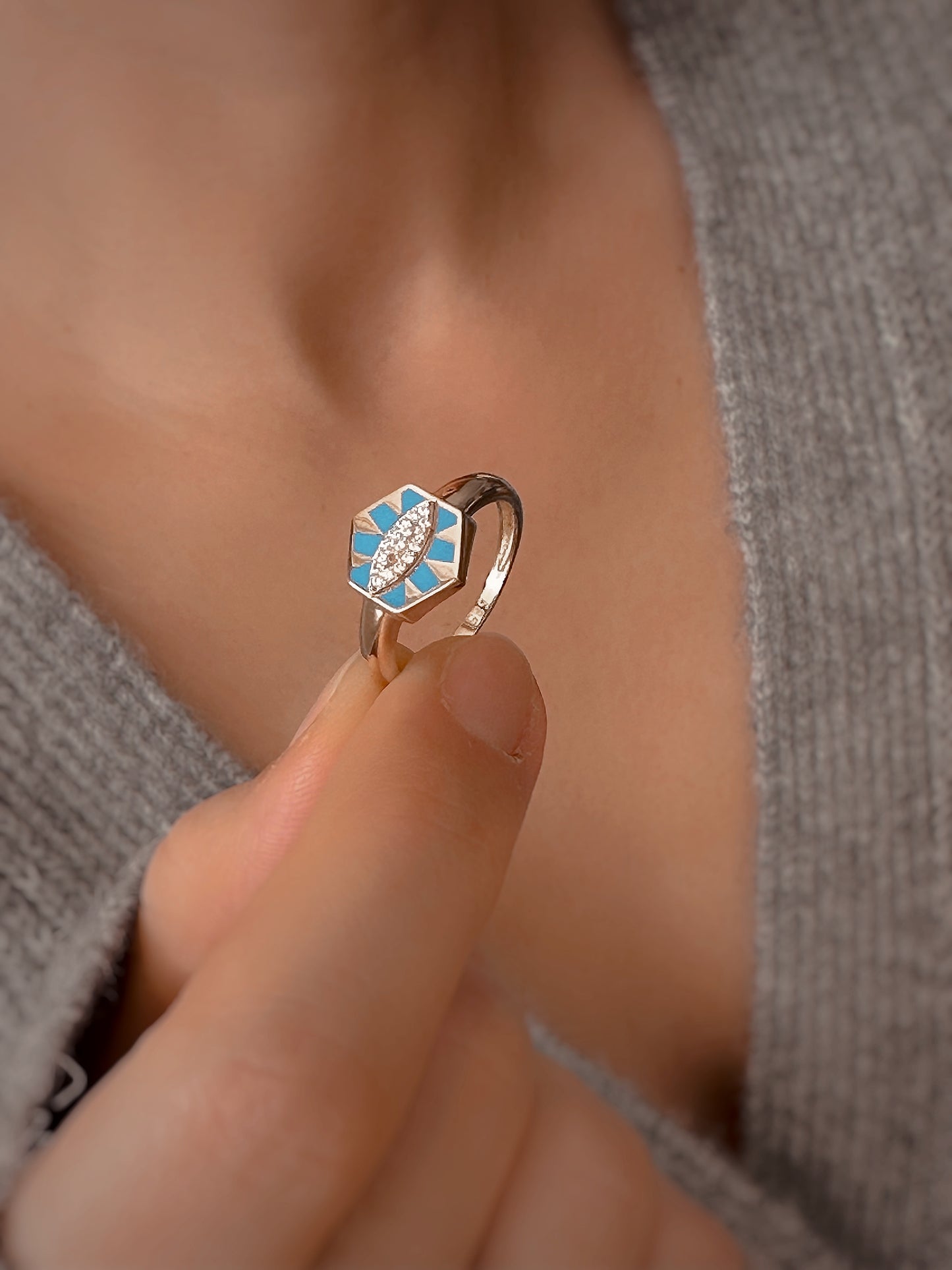 Solid Gold Design Ring with Turquoise Eye Pattern