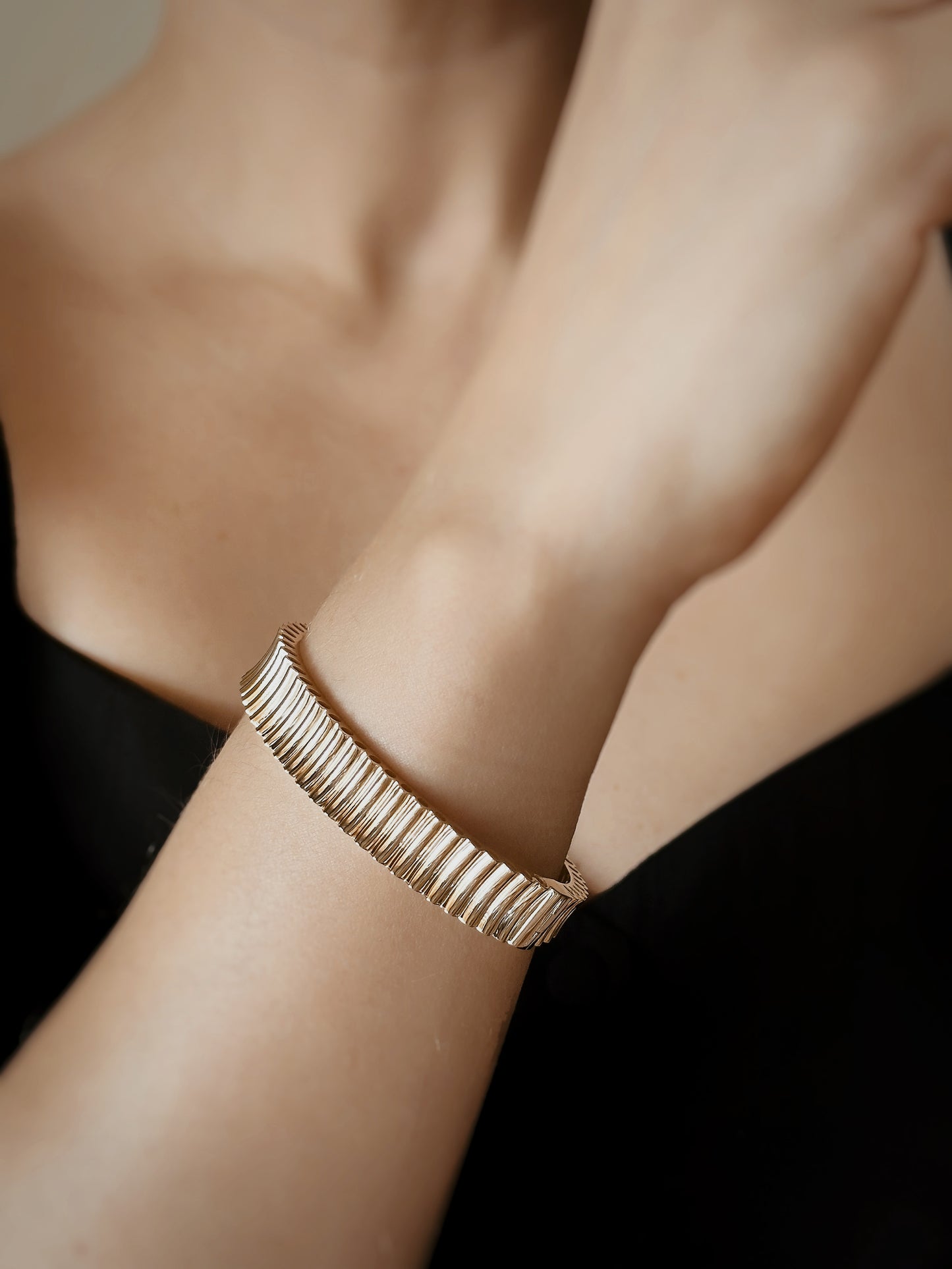 14K Solid Gold Oyster Model Bangle Bracelet