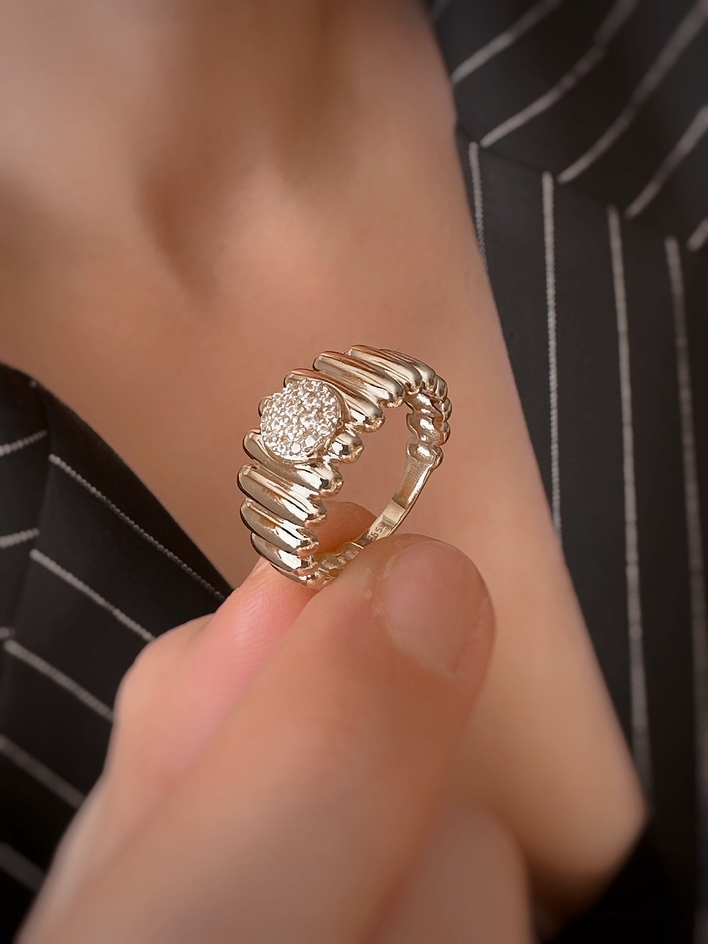 14K Solid Gold Serrated Band Ring