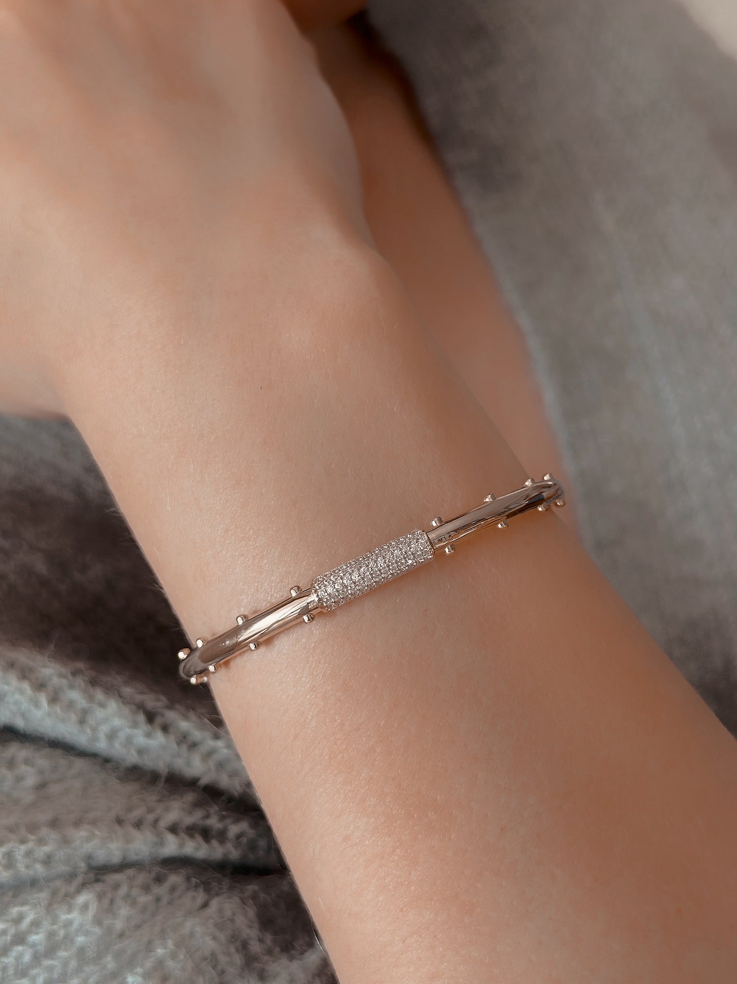 14K Solid Gold Oval Bracelet with Elegant Stone