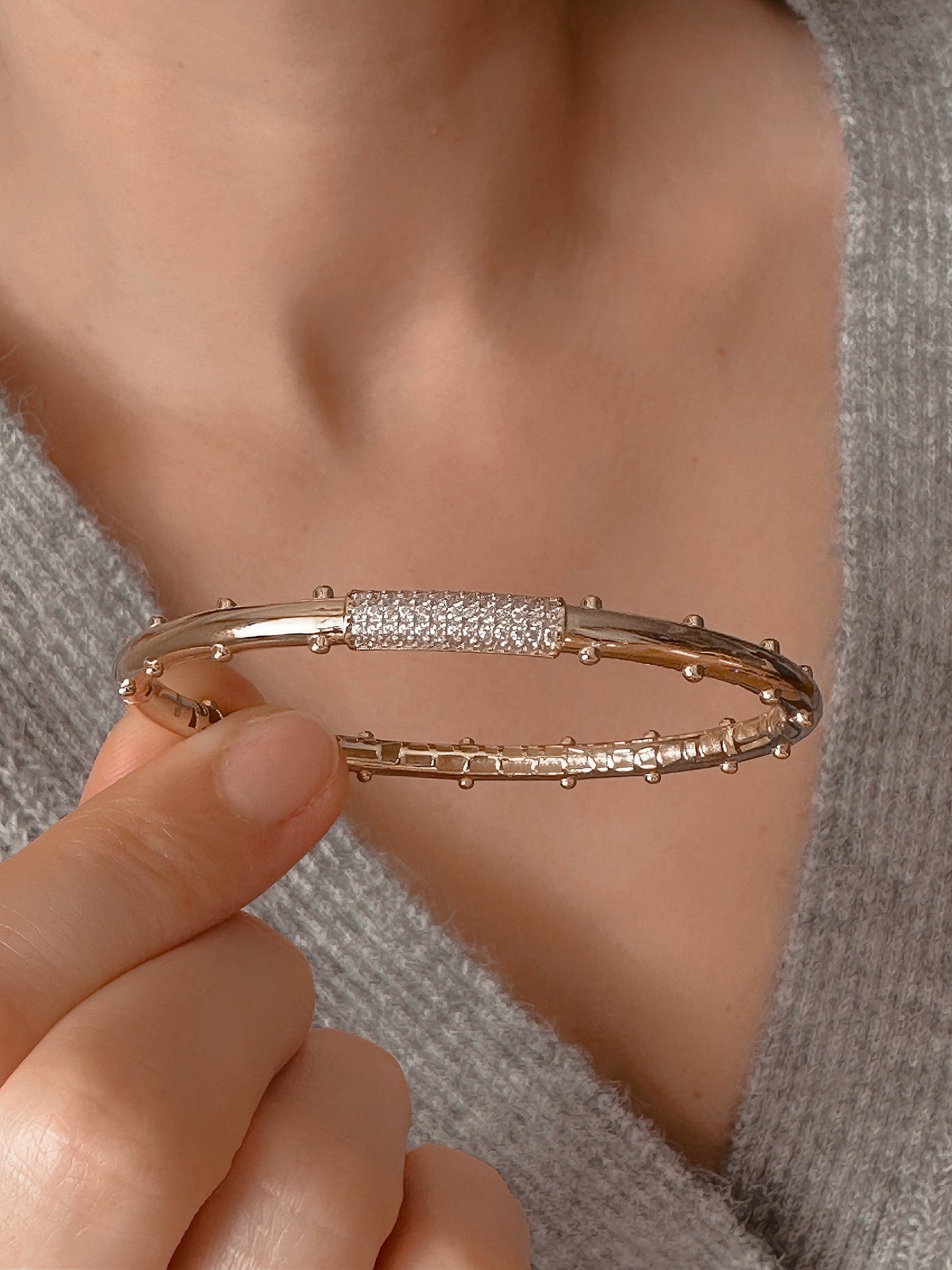14K Solid Gold Oval Bracelet with Elegant Stone
