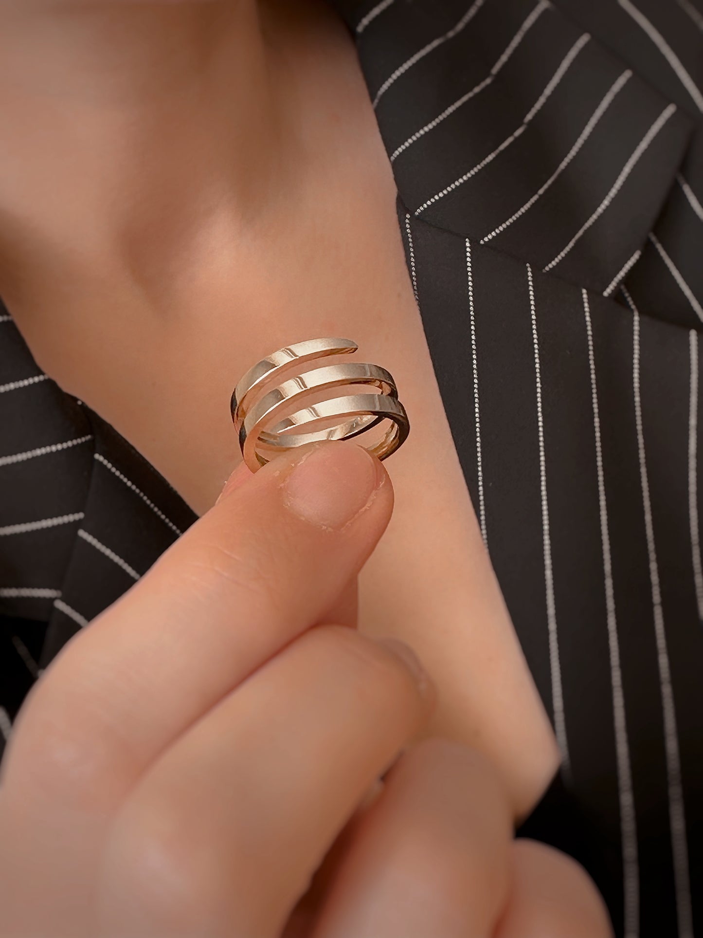 14k Solid Gold Spiral Band Ring