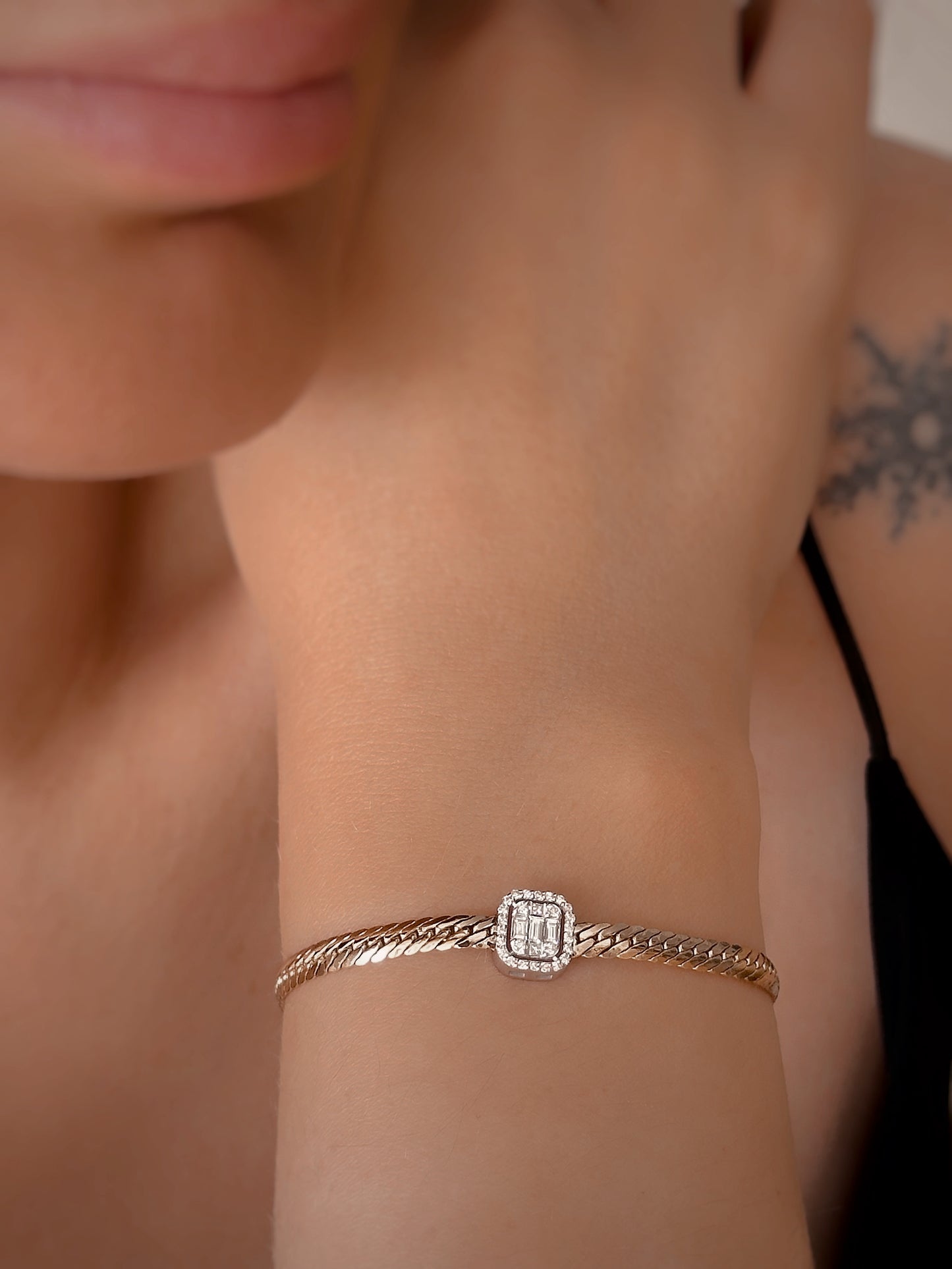 14K Solid Gold King Chain Baguette Stone Bracelet