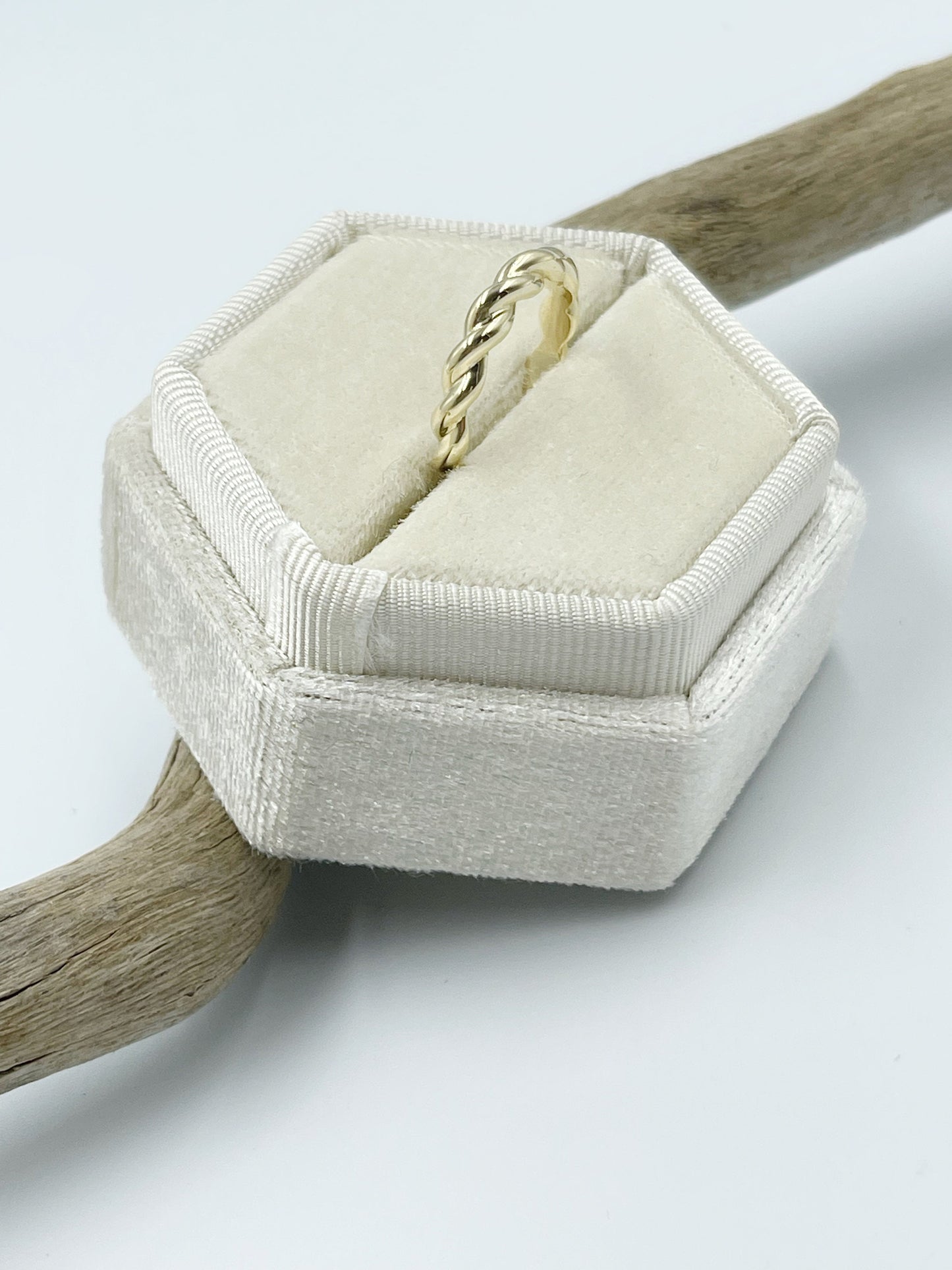 Twisted Ring in 14k Solid Gold, 2.88mm thick Rope Infinity Band