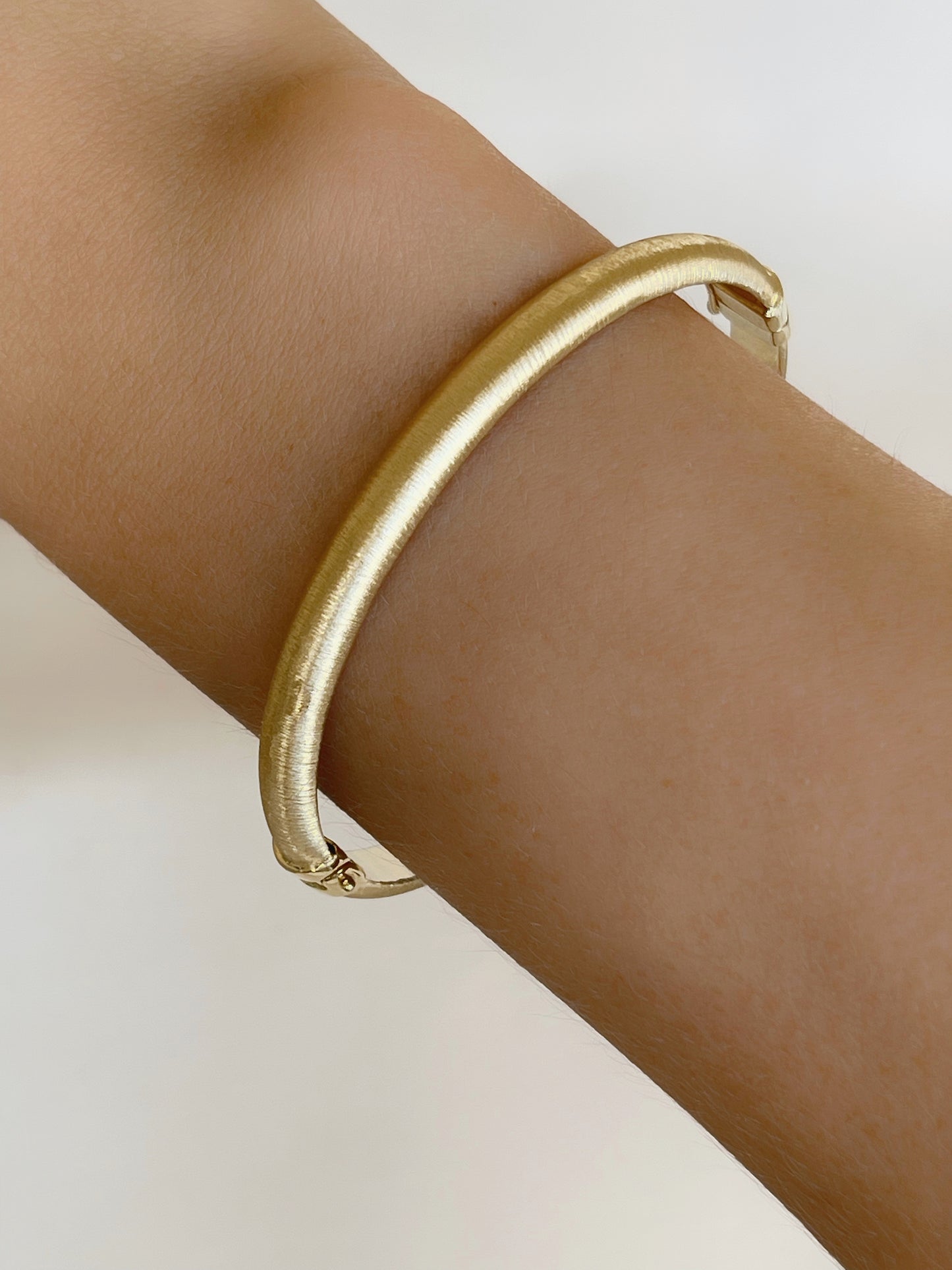 14K Solid Gold High Polish Hinge Bangle Bracelet