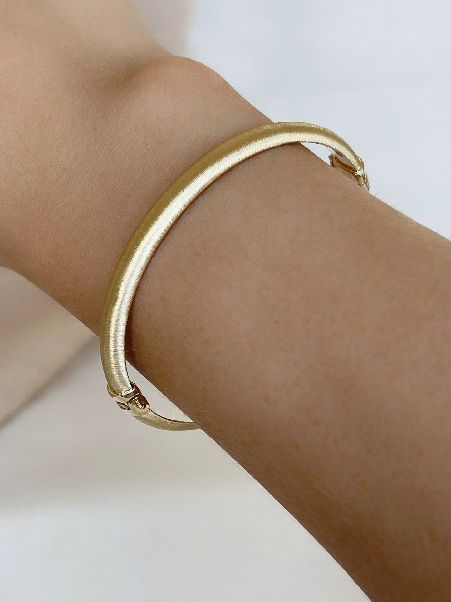 14K Solid Gold High Polish Hinge Bangle Bracelet