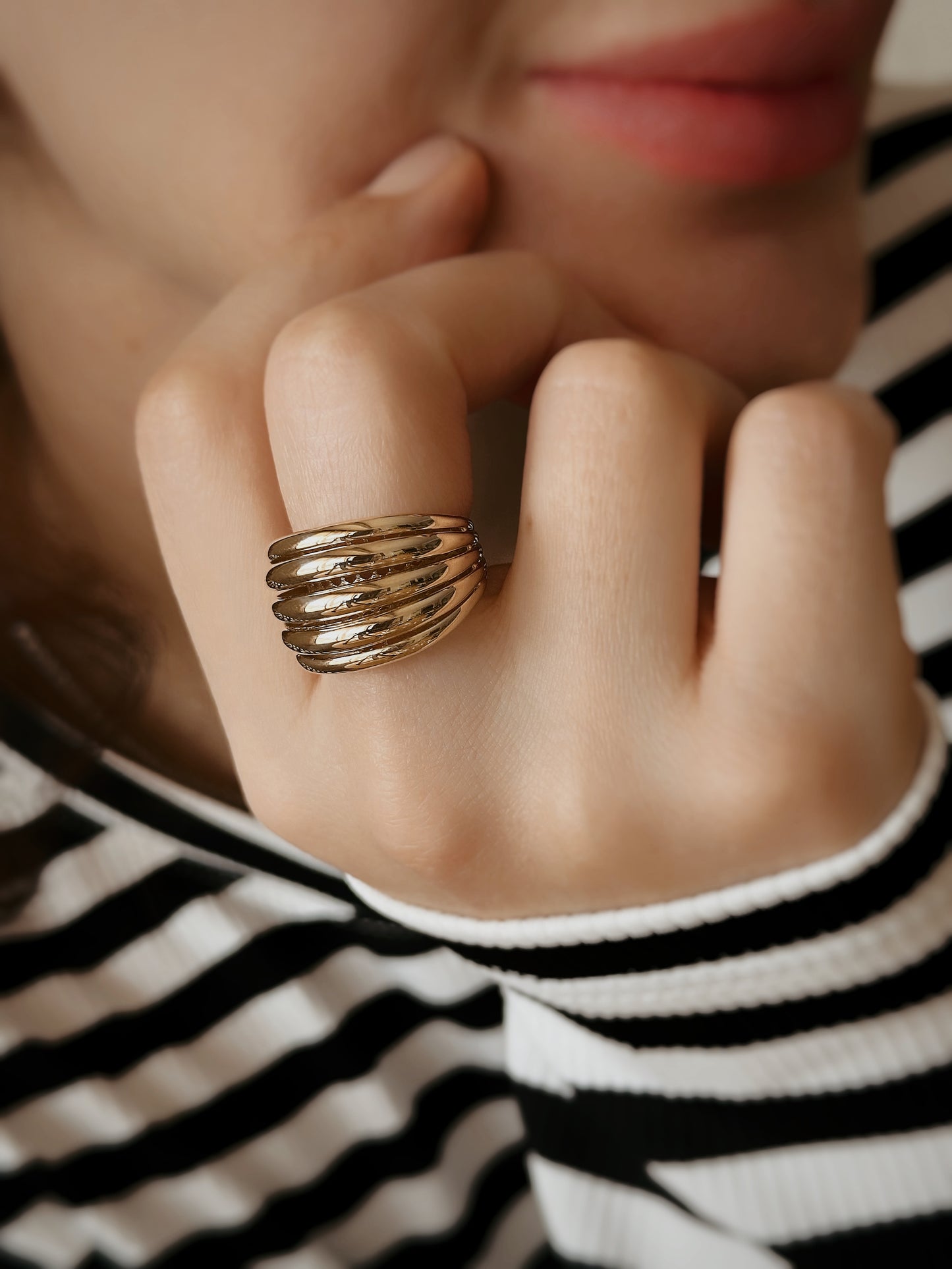 14K Yellow Gold Spiral Band Unisex Ring