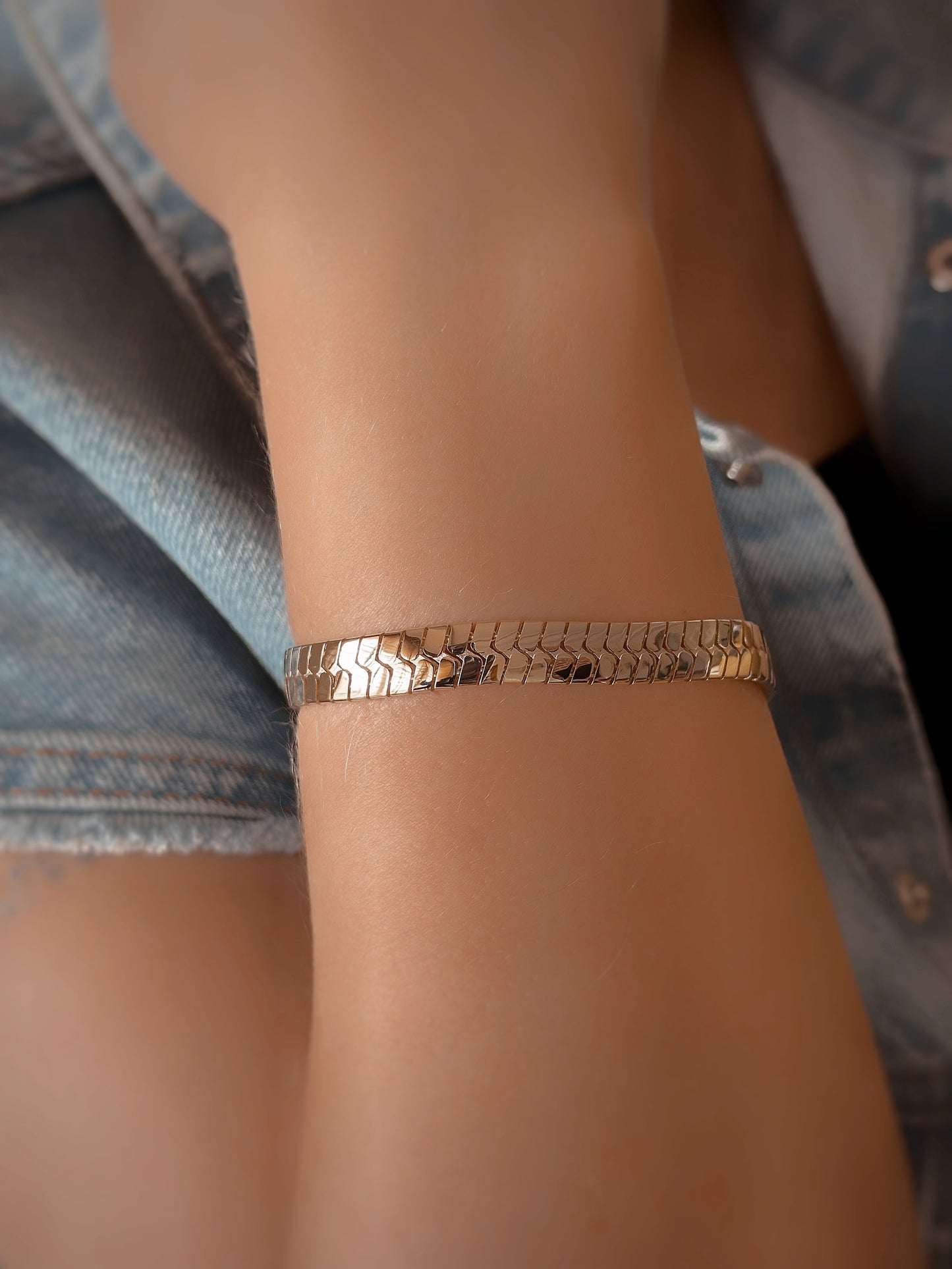 14K Gold Herringbone Chain Bracelet