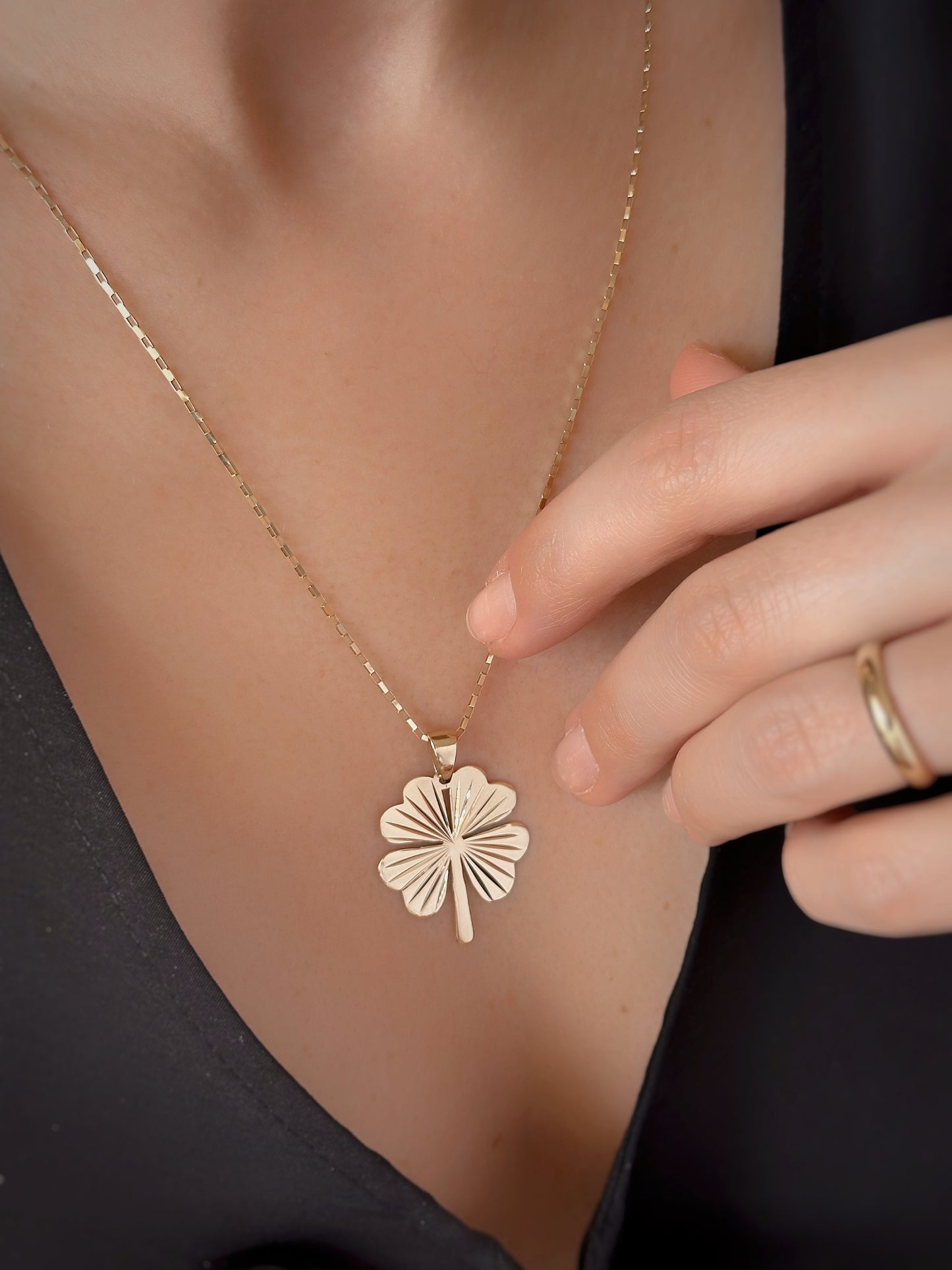 14K Solid Gold Clover Pendant Necklace Or Box Chain