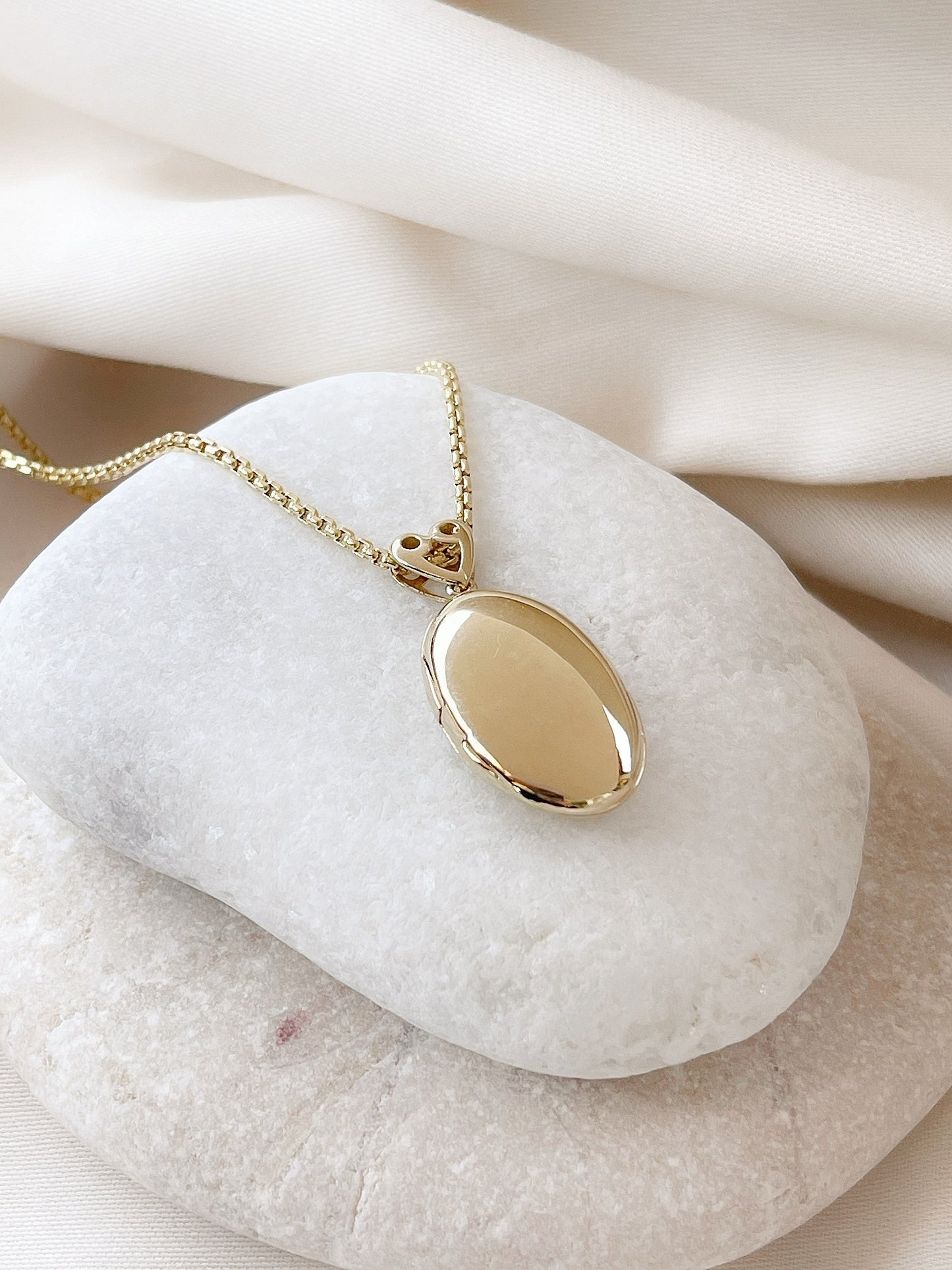 14k solid gold yellow Oval locket Necklace