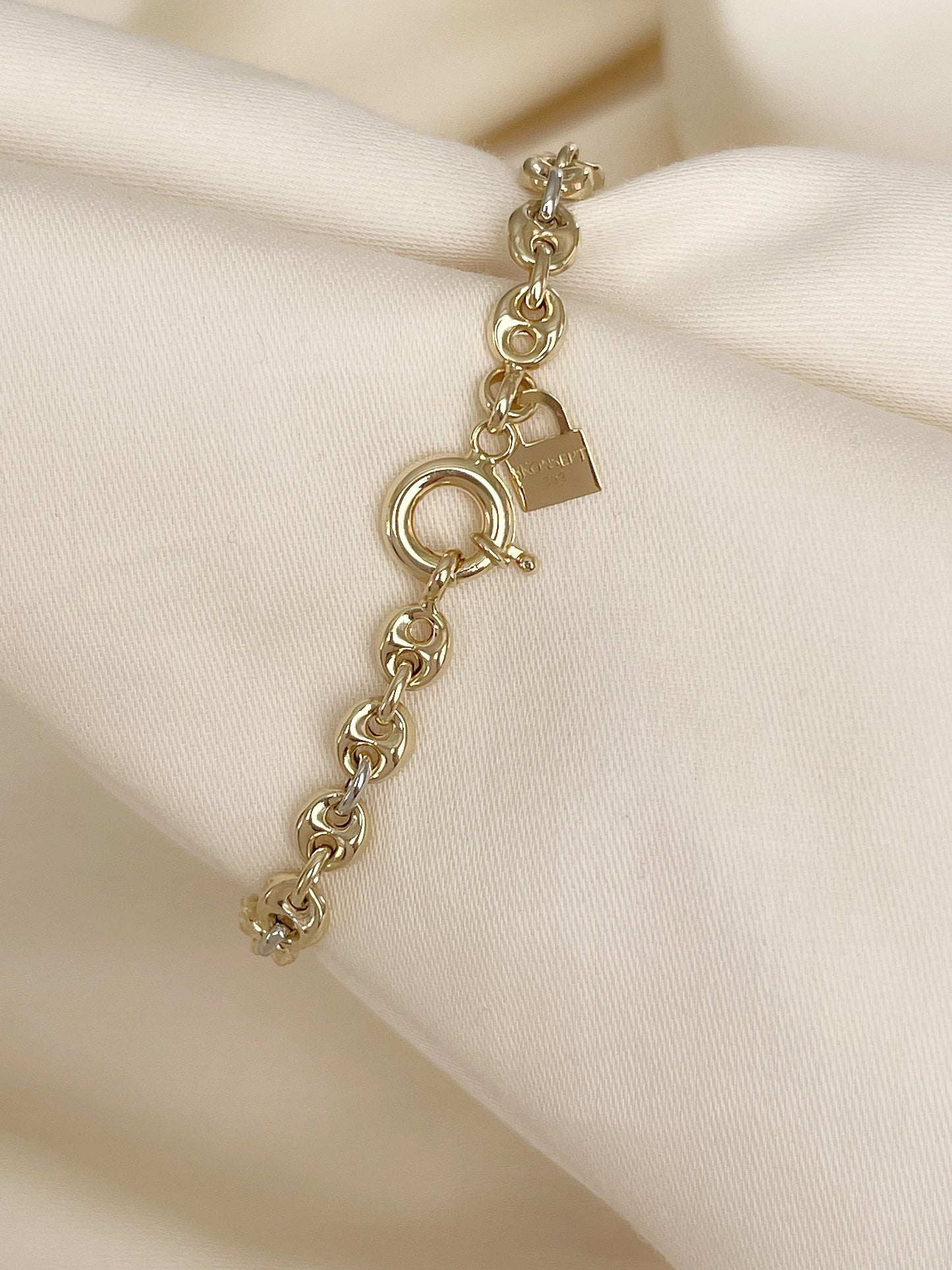 Gold Puffed Mariner Chain Bracelet