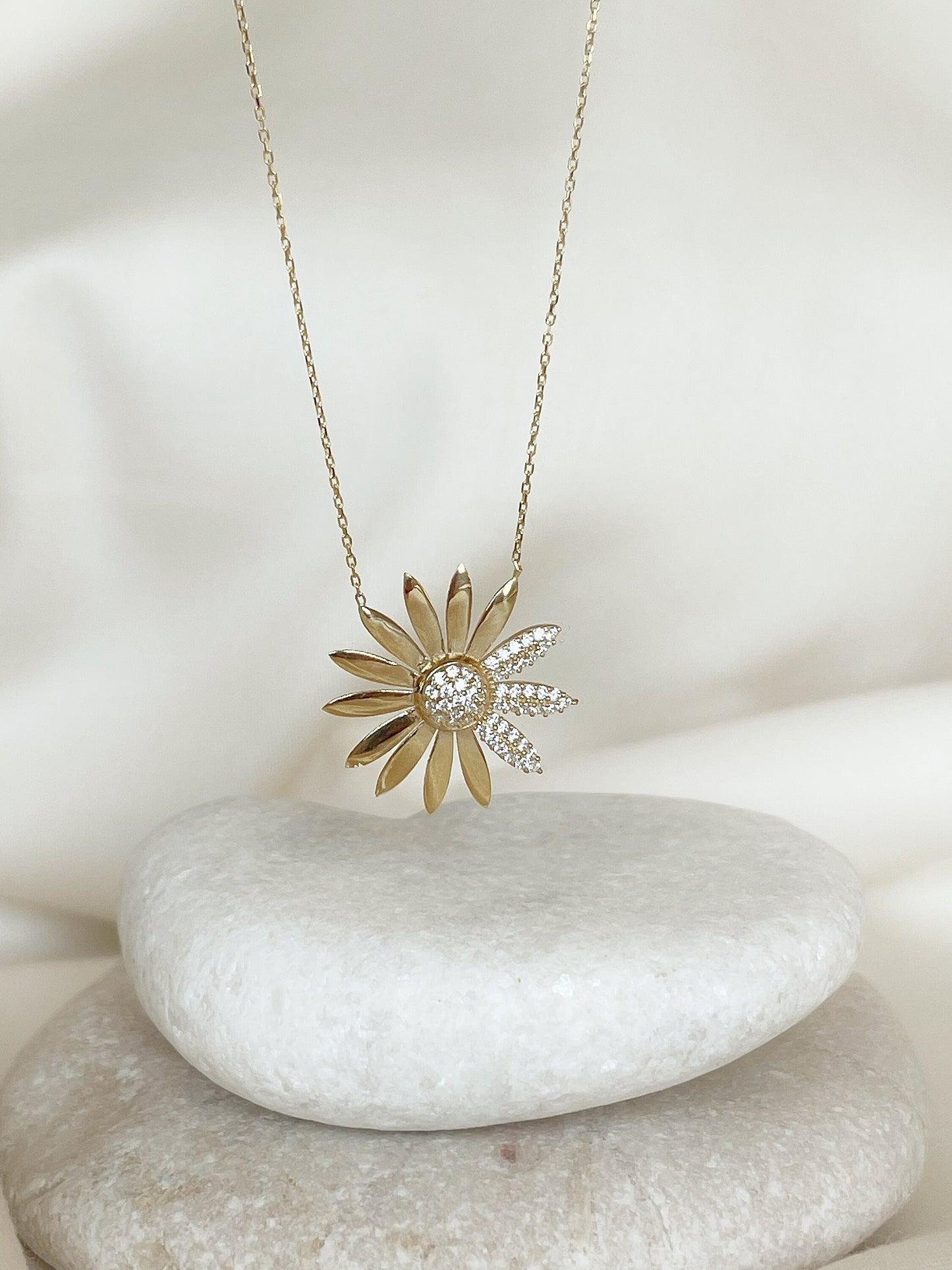 Solid Gold Dainty 14k Solid Gold Daisy Necklace