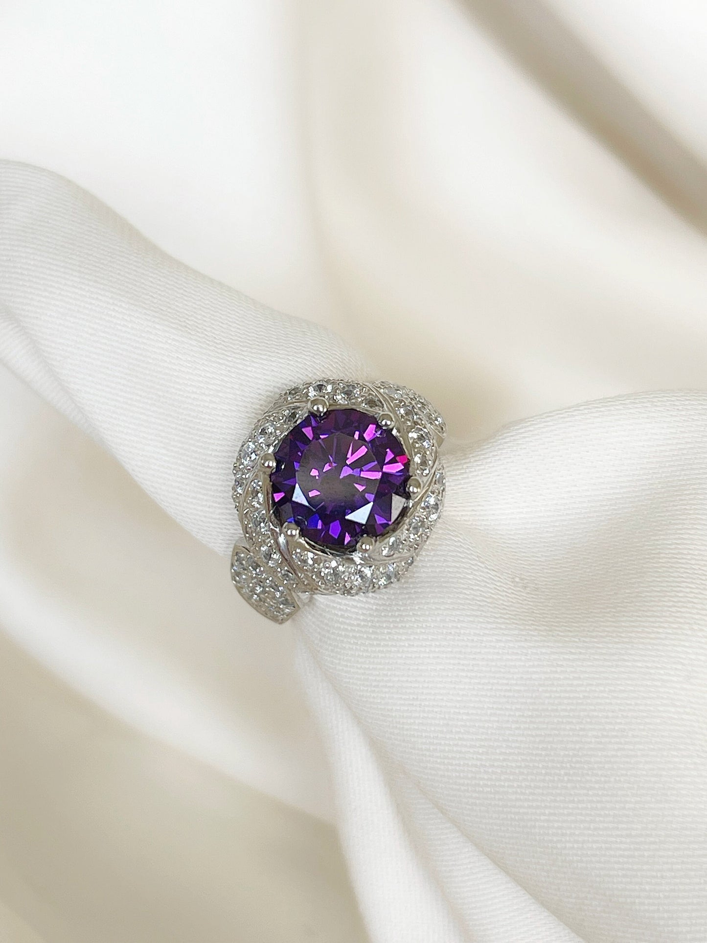 14K Solid Gold Genuine Amethyst and Diamond Engagement Ring