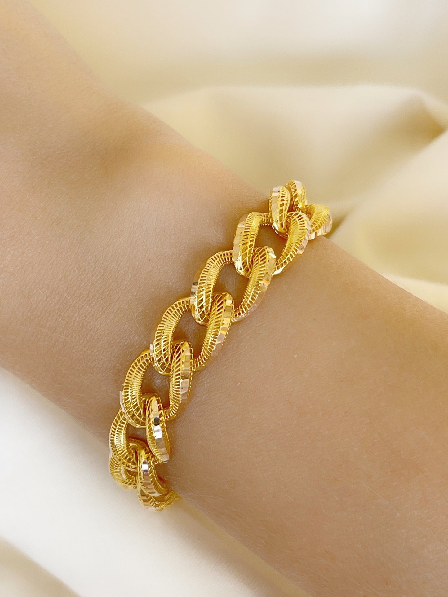 Vintage 14k gold thick bracelet snake